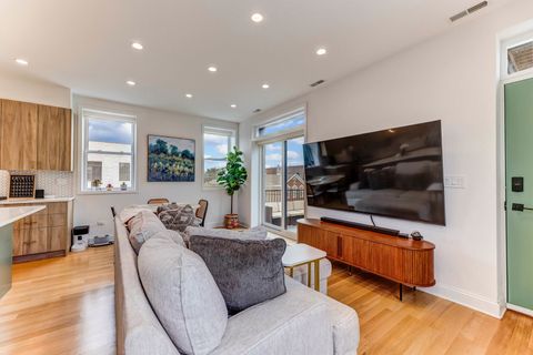 Tiny photo for 1624 S Carpenter Street #3, Chicago, IL 60608 (MLS # 12478221)