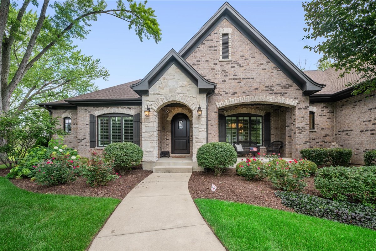 16197 W Woodbine Circle
