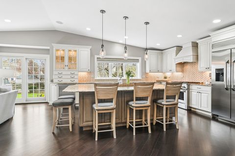 Tiny photo for 627 S Lincoln Lane, Arlington Heights, IL 60005 (MLS # 12604462)