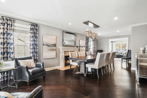 Tiny photo for 627 S Lincoln Lane, Arlington Heights, IL 60005 (MLS # 12604462)