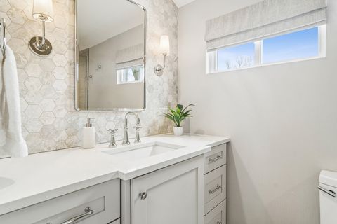 Tiny photo for 627 S Lincoln Lane, Arlington Heights, IL 60005 (MLS # 12604462)