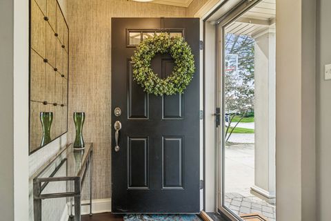 Tiny photo for 627 S Lincoln Lane, Arlington Heights, IL 60005 (MLS # 12604462)