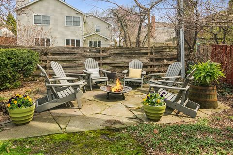 Tiny photo for 627 S Lincoln Lane, Arlington Heights, IL 60005 (MLS # 12604462)