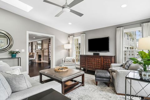 Tiny photo for 627 S Lincoln Lane, Arlington Heights, IL 60005 (MLS # 12604462)