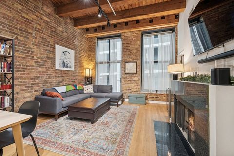 Tiny photo for 300 W Grand Avenue #312, Chicago, IL 60654 (MLS # 12492249)