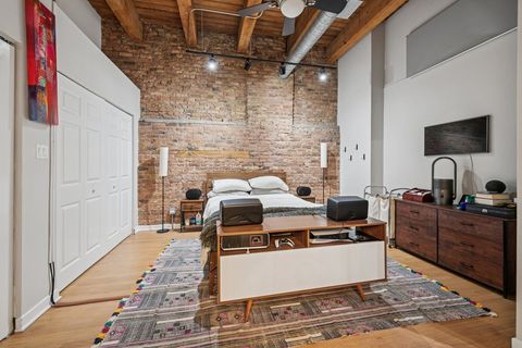 Tiny photo for 300 W Grand Avenue #312, Chicago, IL 60654 (MLS # 12492249)