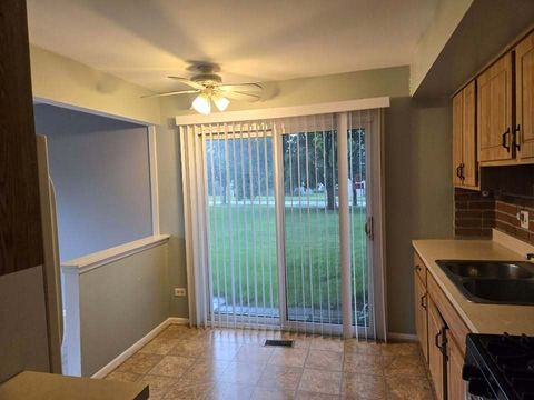 Tiny photo for 5850 Fresno Court #A, Hanover Park, IL 60133 (MLS # 12557264)