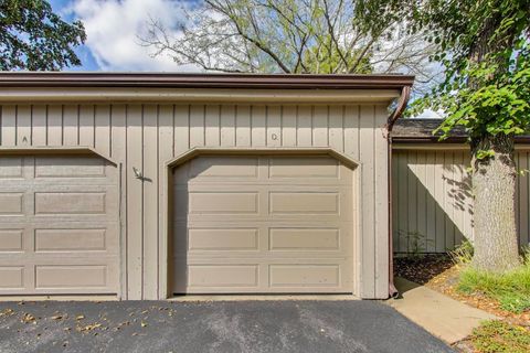 Tiny photo for 220 Thornhill Court #D, Lake Barrington, IL 60010 (MLS # 12497024)