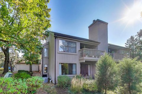 Tiny photo for 220 Thornhill Court #D, Lake Barrington, IL 60010 (MLS # 12497024)