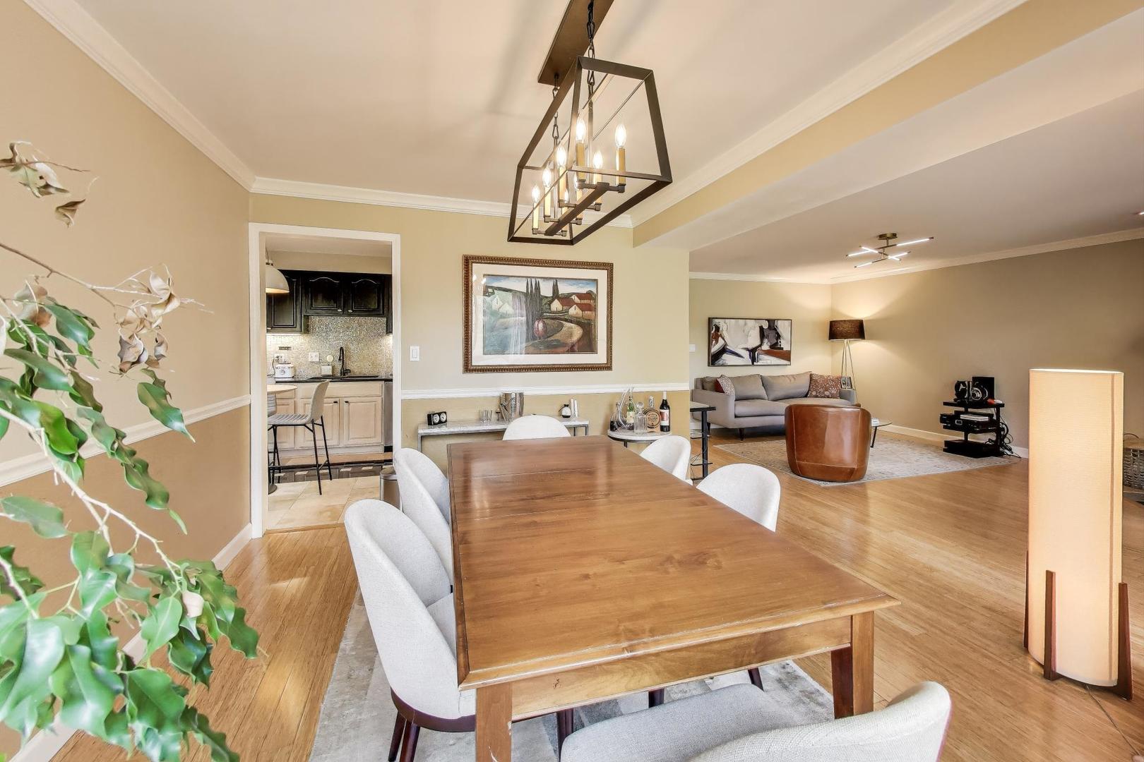 220 Thornhill Court D