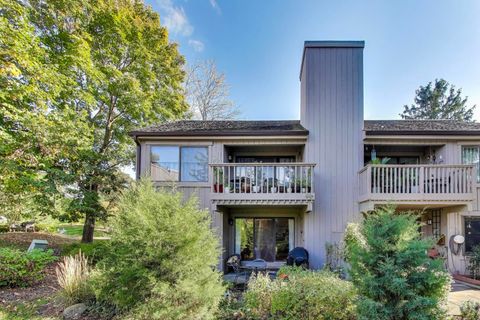 Tiny photo for 220 Thornhill Court #D, Lake Barrington, IL 60010 (MLS # 12497024)