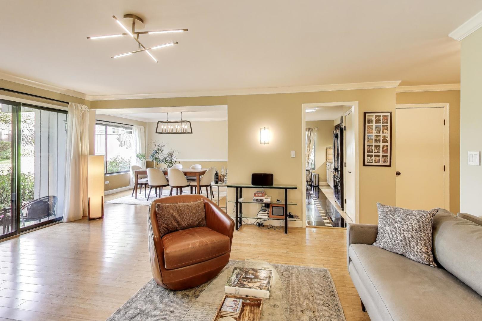 220 Thornhill Court D