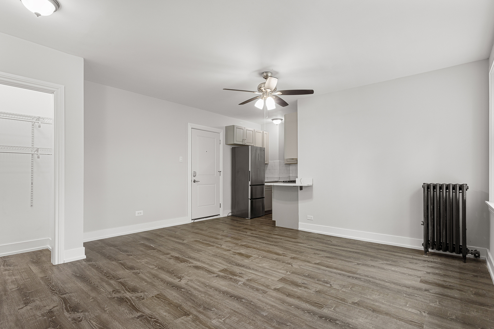 1521 W Sherwin Avenue 405