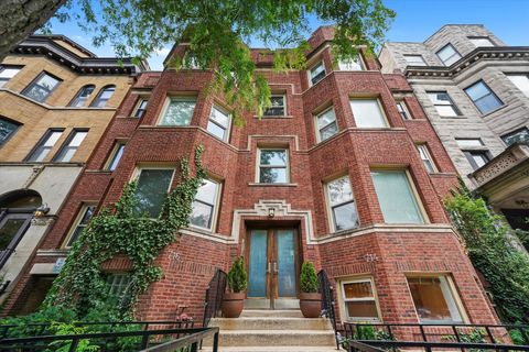 Photo of 716 W Barry Avenue #3, Chicago, IL 60657 (MLS # 12405621)