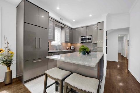 Tiny photo for 540 W Oakdale Avenue #3W, Chicago, IL 60657 (MLS # 12671416)