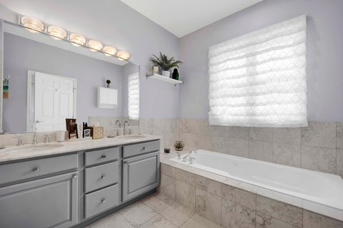 Tiny photo for 540 W Oakdale Avenue #3W, Chicago, IL 60657 (MLS # 12671416)