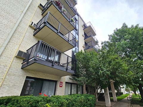 Photo of 9701 N Dee Road #6M, Niles, IL 60714 (MLS # 12759025)