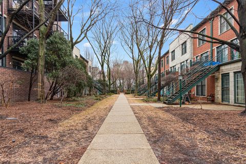 Tiny photo for 1812 S State Street #34, Chicago, IL 60616 (MLS # 12631868)