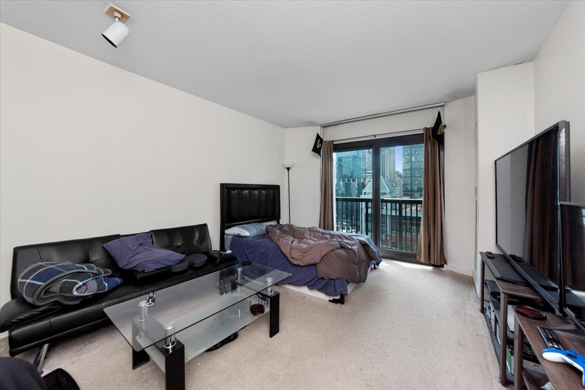 400 N La Salle Drive 2406