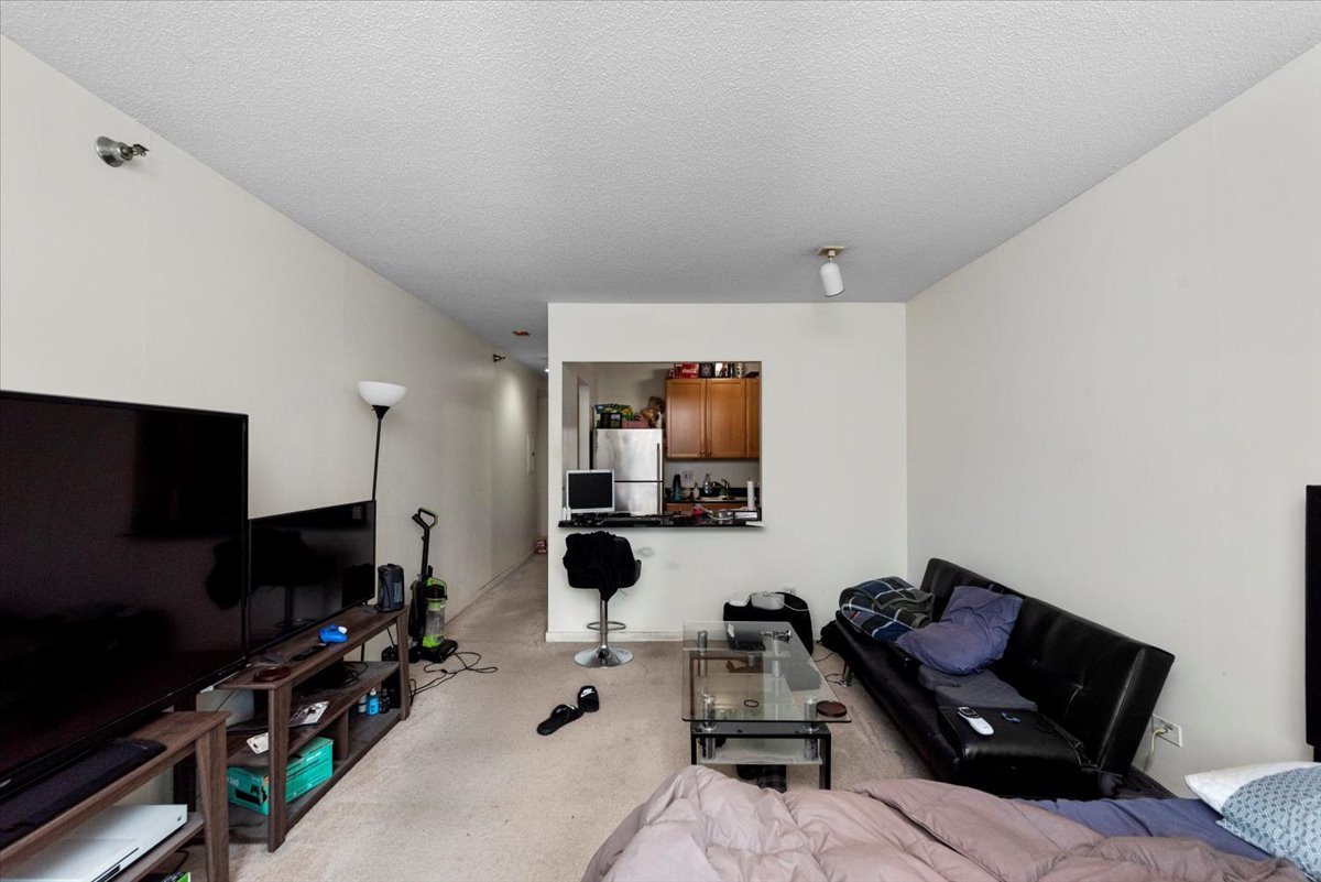 400 N La Salle Drive 2406