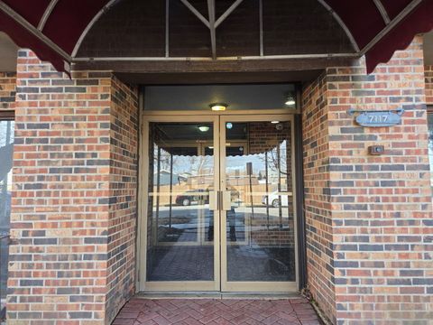 Tiny photo for 7117 W 93rd Street #104, Oak Lawn, IL 60453 (MLS # 12580961)