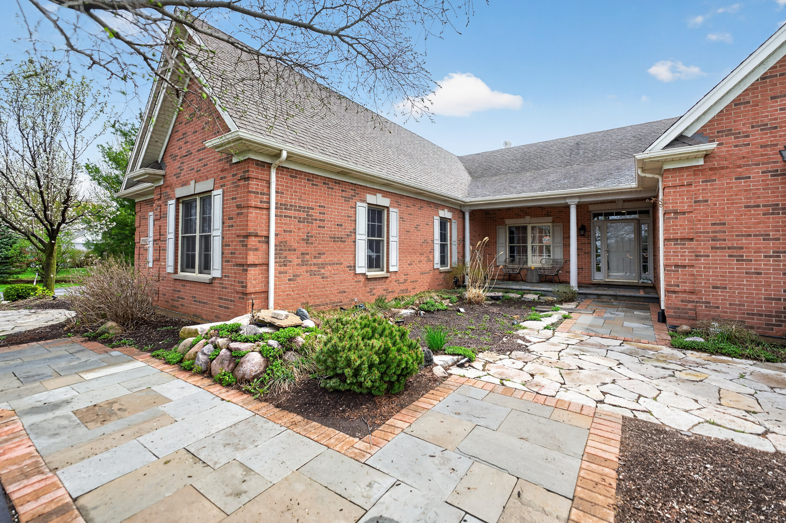 19N055 Woodview Parkway