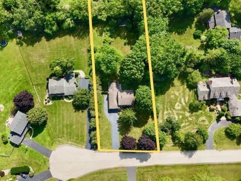 Tiny photo for 1960 Pinehurst Court, Libertyville, IL 60048 (MLS # 12423835)