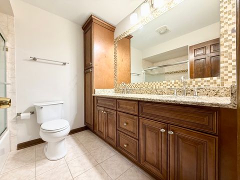 Tiny photo for 1960 Pinehurst Court, Libertyville, IL 60048 (MLS # 12423835)