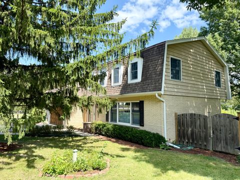 Tiny photo for 1960 Pinehurst Court, Libertyville, IL 60048 (MLS # 12423835)