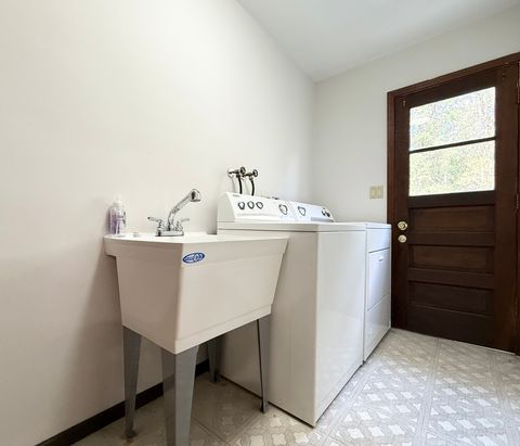 Tiny photo for 1960 Pinehurst Court, Libertyville, IL 60048 (MLS # 12423835)