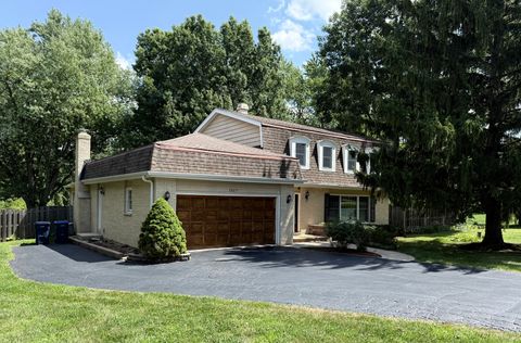 Tiny photo for 1960 Pinehurst Court, Libertyville, IL 60048 (MLS # 12423835)