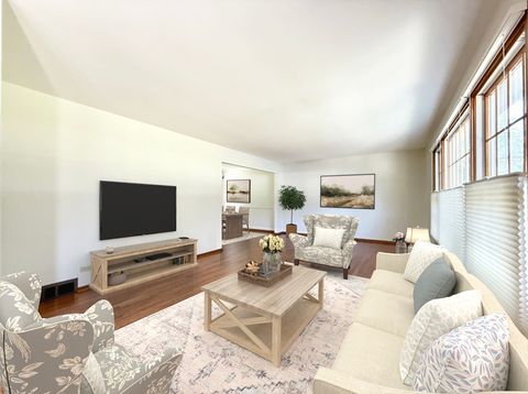 Tiny photo for 1960 Pinehurst Court, Libertyville, IL 60048 (MLS # 12423835)