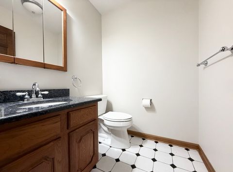 Tiny photo for 1960 Pinehurst Court, Libertyville, IL 60048 (MLS # 12423835)