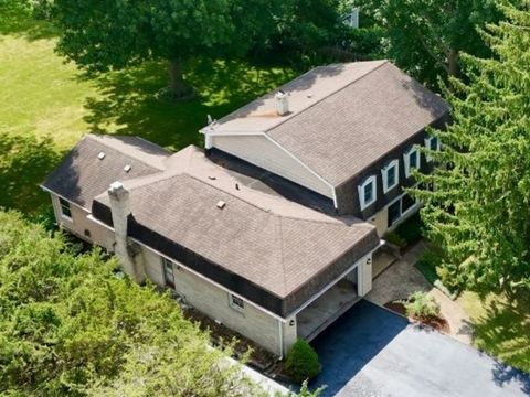 Tiny photo for 1960 Pinehurst Court, Libertyville, IL 60048 (MLS # 12423835)