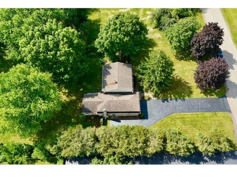 Tiny photo for 1960 Pinehurst Court, Libertyville, IL 60048 (MLS # 12423835)