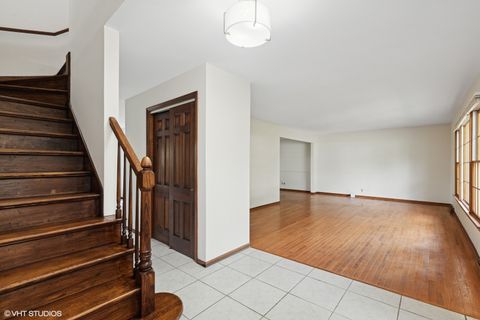 Tiny photo for 1960 Pinehurst Court, Libertyville, IL 60048 (MLS # 12423835)