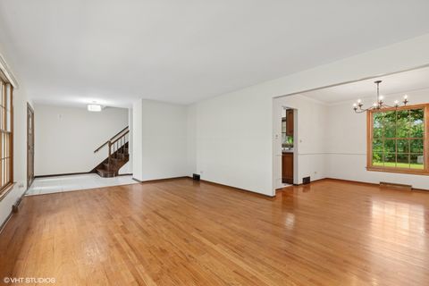Tiny photo for 1960 Pinehurst Court, Libertyville, IL 60048 (MLS # 12423835)