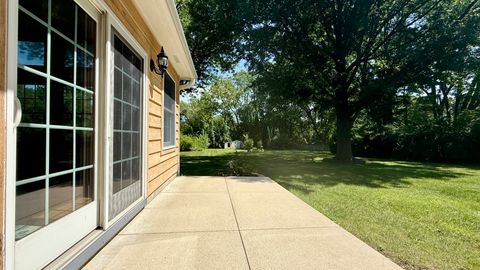 Tiny photo for 1960 Pinehurst Court, Libertyville, IL 60048 (MLS # 12423835)