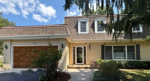 Tiny photo for 1960 Pinehurst Court, Libertyville, IL 60048 (MLS # 12423835)
