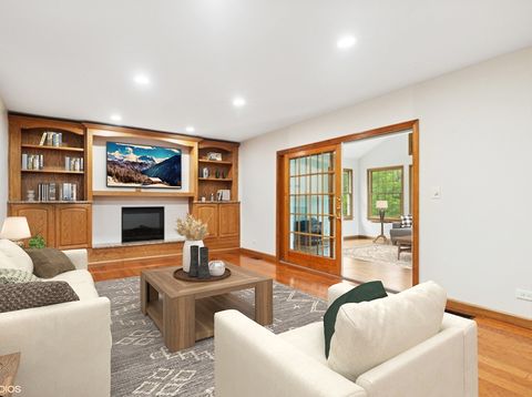 Tiny photo for 1960 Pinehurst Court, Libertyville, IL 60048 (MLS # 12423835)