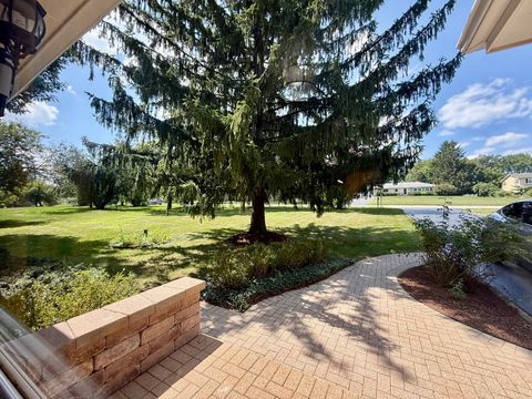 Tiny photo for 1960 Pinehurst Court, Libertyville, IL 60048 (MLS # 12423835)
