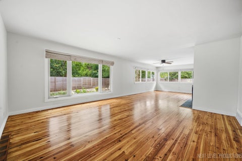 Tiny photo for 24 W Stonegate Drive, Prospect Heights, IL 60070 (MLS # 12702290)