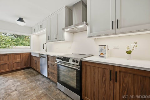 Tiny photo for 24 W Stonegate Drive, Prospect Heights, IL 60070 (MLS # 12702290)
