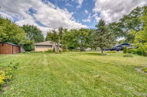 Tiny photo for 24 W Stonegate Drive, Prospect Heights, IL 60070 (MLS # 12702290)