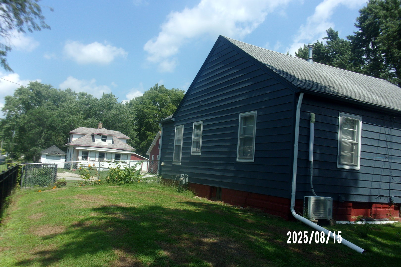 427 E Oak Street