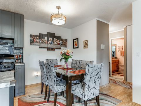 Tiny photo for 907 S Williams Street #212, Westmont, IL 60559 (MLS # 12492205)