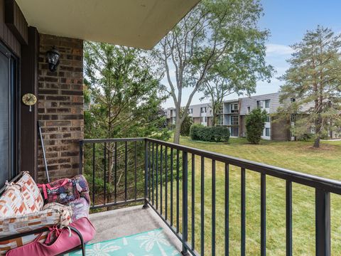 Tiny photo for 907 S Williams Street #212, Westmont, IL 60559 (MLS # 12492205)