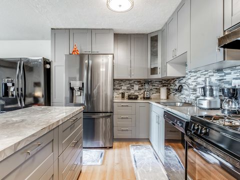 Tiny photo for 907 S Williams Street #212, Westmont, IL 60559 (MLS # 12492205)
