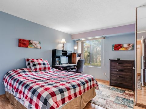 Tiny photo for 907 S Williams Street #212, Westmont, IL 60559 (MLS # 12492205)