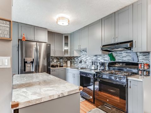 Tiny photo for 907 S Williams Street #212, Westmont, IL 60559 (MLS # 12492205)